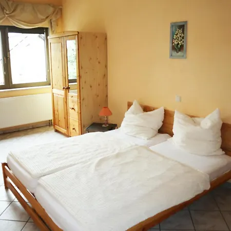 Via Eberle - Vinothek Und Gaestezimmer *