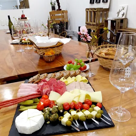Via Eberle - Vinothek Und Gaestezimmer *