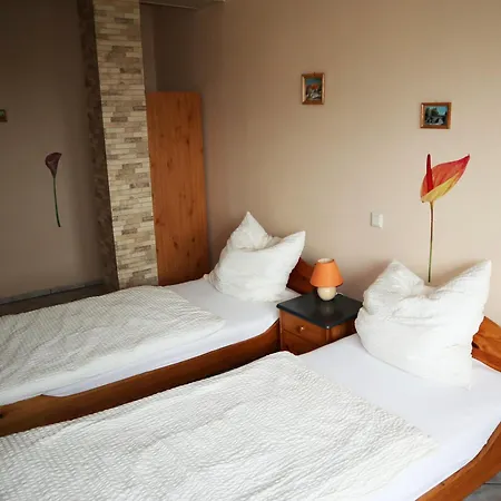 Via Eberle - Vinothek Und Gaestezimmer * Grunstadt