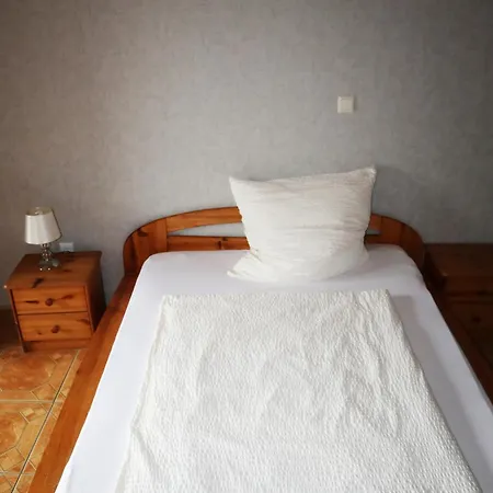 Via Eberle - Vinothek Und Gaestezimmer *
