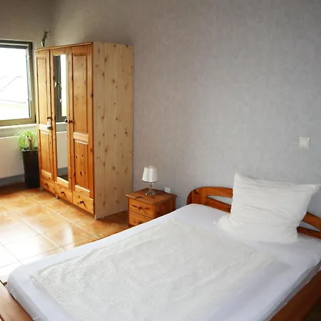 Via Eberle - Vinothek Und Gaestezimmer